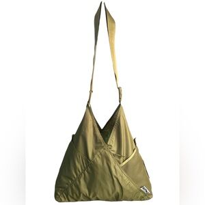 BABOON 2 THE MOON Stylish Olive Green 18L Triangle Tote Bag